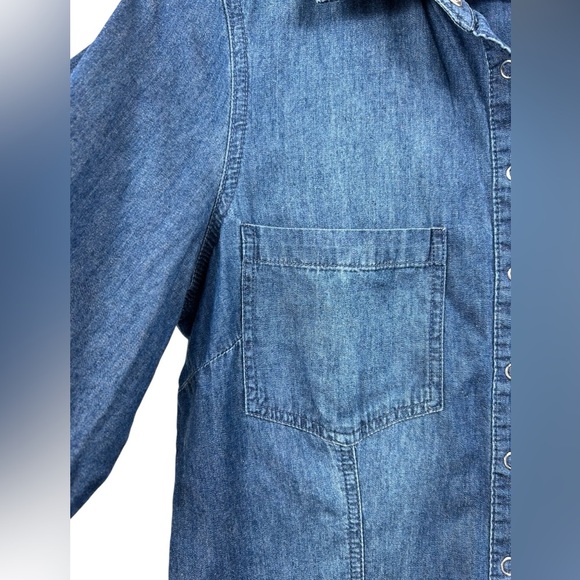 Bluecrush denim long sleeve shirt, Medium, snaps, blue jean, tailored Western - Picture 4 of 6